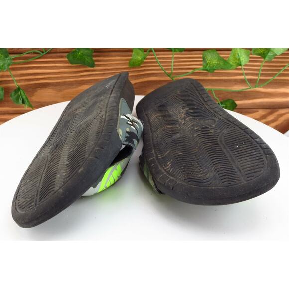 Nike Youth Boys Shoes Sz 7 M Green Synthetic Slide - Picture 7 of 7